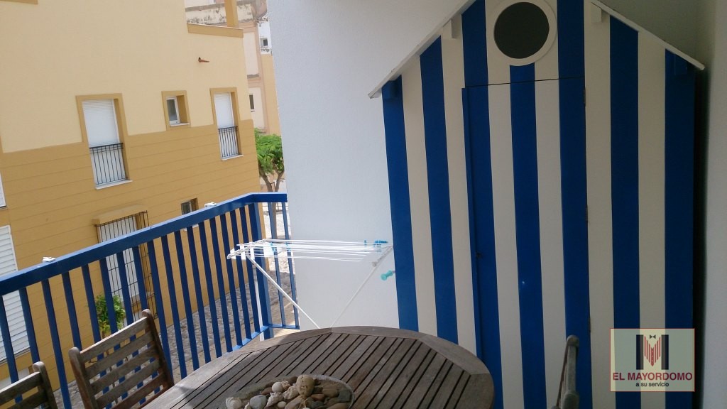 Se alquila piso de vacaciones de 2 dormitorios y 2 baños en Res. Vista Azul de Costa Ballena con garaje y piscina y jardín comunitarios