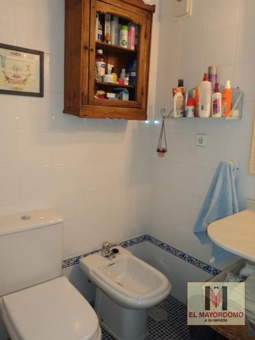 Se alquila piso de vacaciones de 2 dormitorios y 1 baño en Res. Villa del Mar de Costa Ballena con garaje y piscina y jardín comunitarios